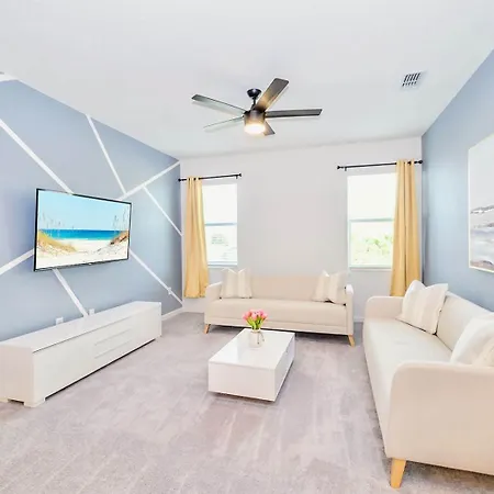 8Br Family Home With Pool And Hot Tub